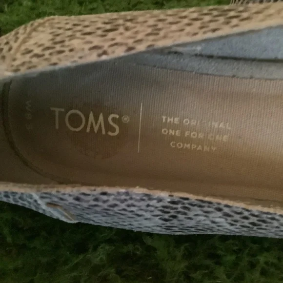 Toms Julie suede snakeskin print slip on flats size 8.5 - Picture 11 of 11